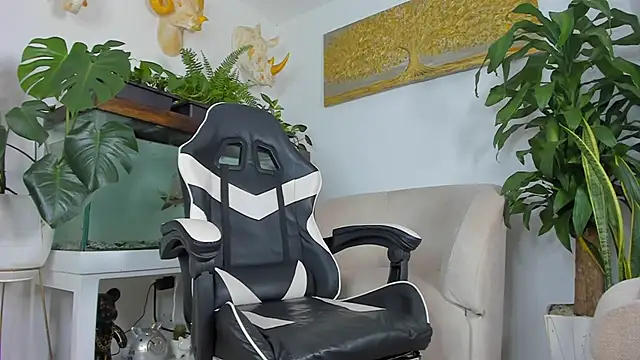 lia lovelly01 online show from April 5, 8:52 pm