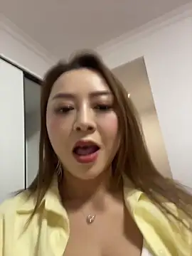 LuckyGirl-11 online show from April 23, 2:19 pm
