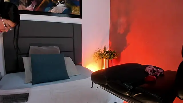AnnieBlluee online show from April 25, 2:58 pm