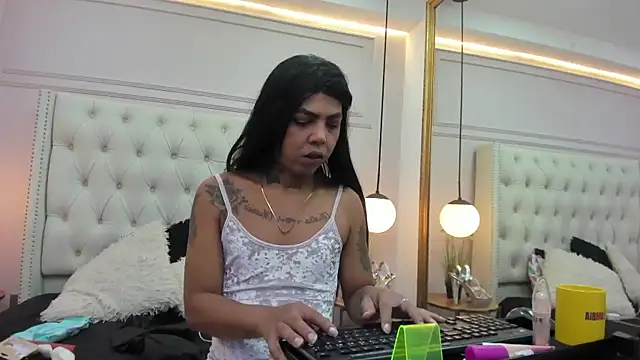 MiiaRestrepo online show from June 23, 11:52 am