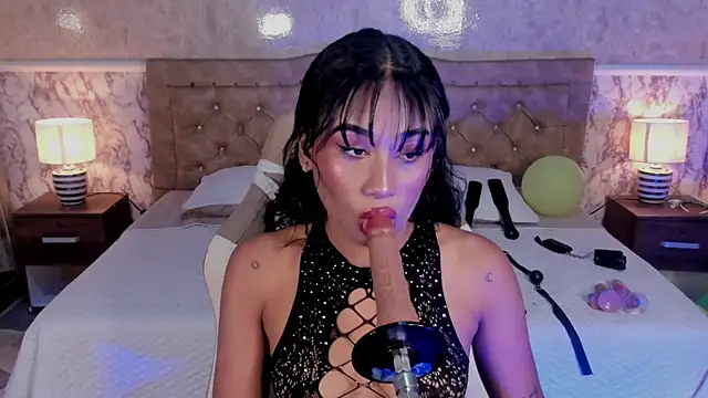 Horny Brunette  online show from March 20, 4:06 am