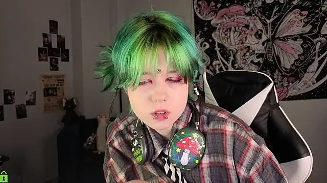 LittleKittenStar online show from April 25, 3:42 am