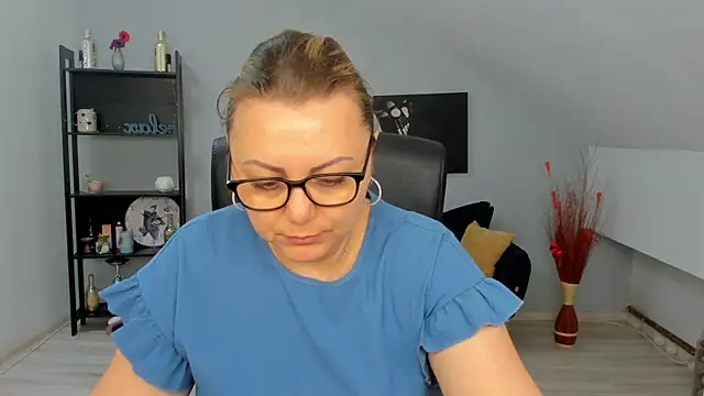 JessieRichards online show from April 2, 6:22 am