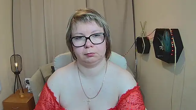 BonnnyBoobsy online show from May 3, 6:17 am