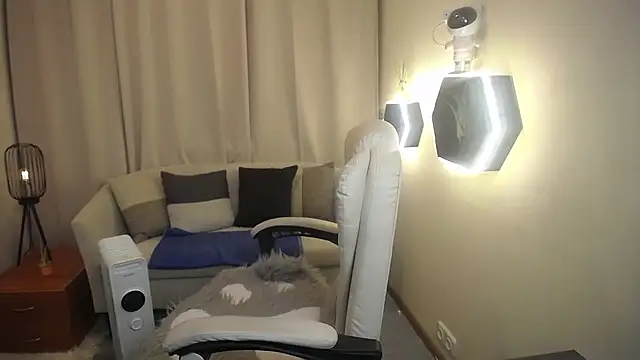 BonnnyBoobsy online show from April 23, 5:59 am