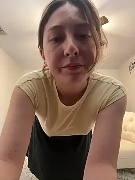 olivialyn online show from March 19, 10:14 pm