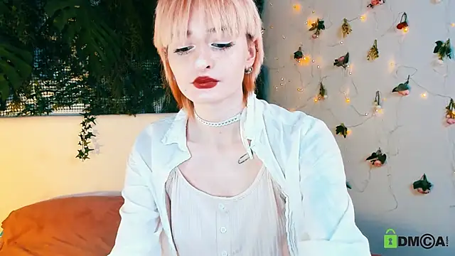 Kira  Cutie online show from April 26, 9:45 pm