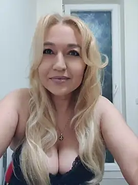 LexaVelure online show from May 4, 8:01 pm
