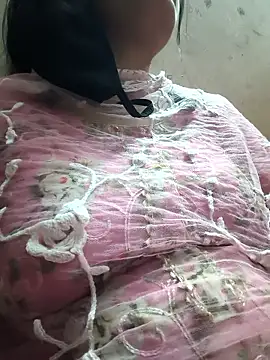 REENA-STRIP online show from May 5, 9:01 am