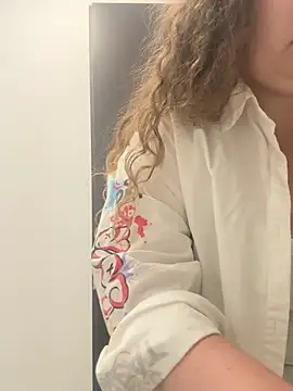 CurlyMaddie online show from July 17, 7:57 am