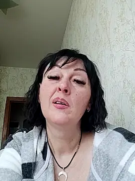 HelgaDennis online show from April 25, 3:09 pm
