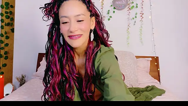 Ajua  Uva online show from May 11, 12:57 am