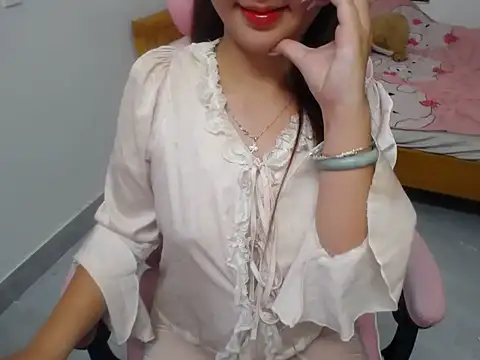 Chi xinh19 online show from July 17, 4:21 pm