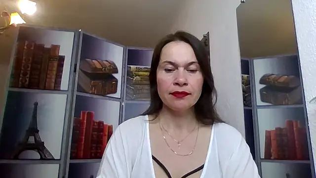 Selena Moo online show from April 29, 7:30 pm