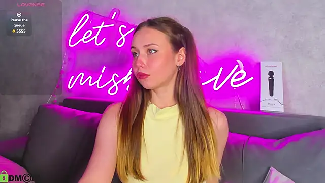 Vanessa Williamsonn online show from June 15, 5:24 pm