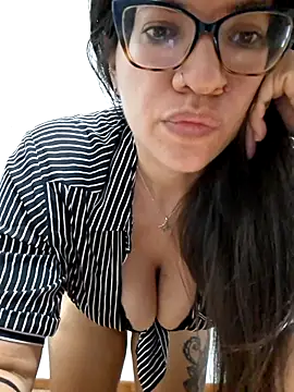 Gia-and-Lara online show from March 26, 3:08 am