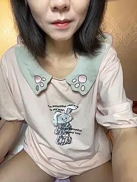 lilysister66 online show from May 5, 9:34 am