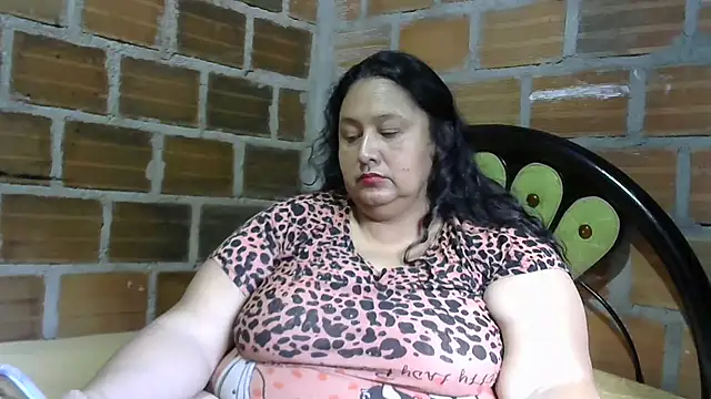 tistmature-69 online show from April 28, 1:04 pm
