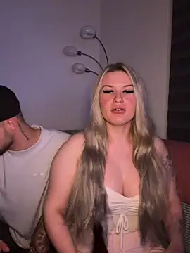 SexyCouple1019 online show from April 15, 9:37 pm