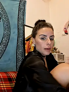 chiquitilla41 online show from May 16, 3:42 am
