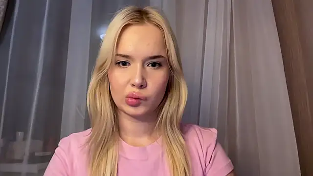 cutie chloee online show from April 14, 3:12 pm