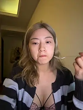 Olivia PINK0322 online show from May 13, 3:07 pm