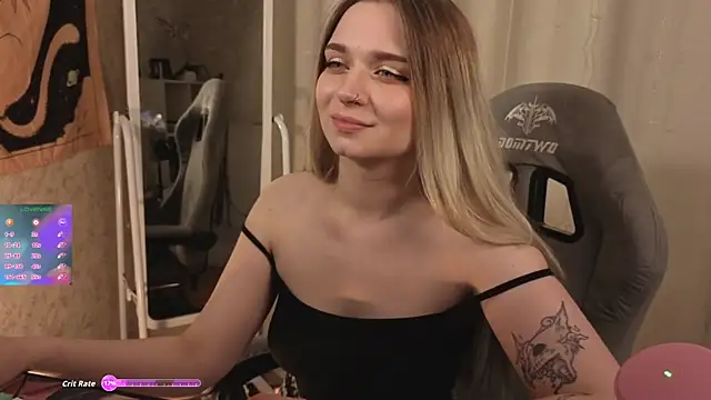 lucysussy online show from March 25, 3:26 pm