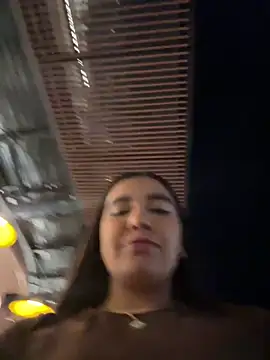 HaileyBiieber online show from April 3, 12:08 am