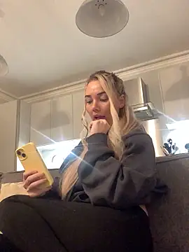 sineadxxx1 online show from April 11, 7:39 pm