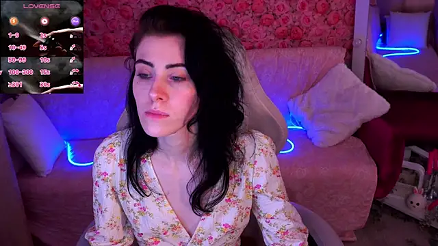 CurleyBlueEyes online show from March 25, 2:42 pm