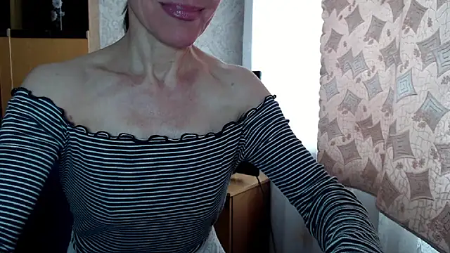 LadyL2026 online show from April 9, 7:14 am