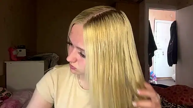 Sophia Blonde online show from May 12, 4:24 pm