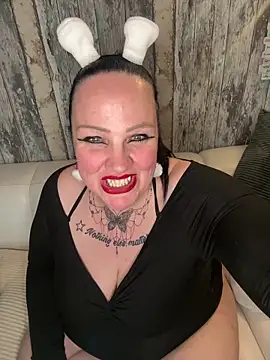 Noraya ink online show from April 5, 1:10 pm