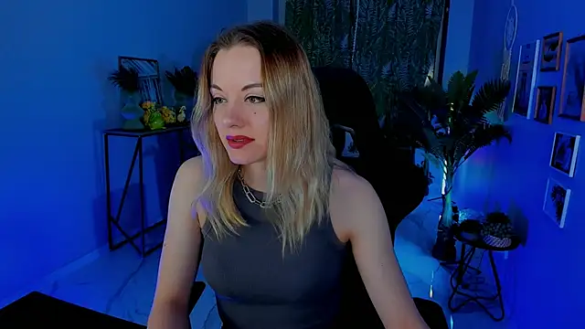 VireliaMoonfall online show from May 29, 12:25 pm