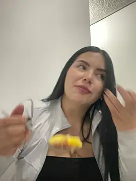 Cami olarte online show from April 25, 12:35 am