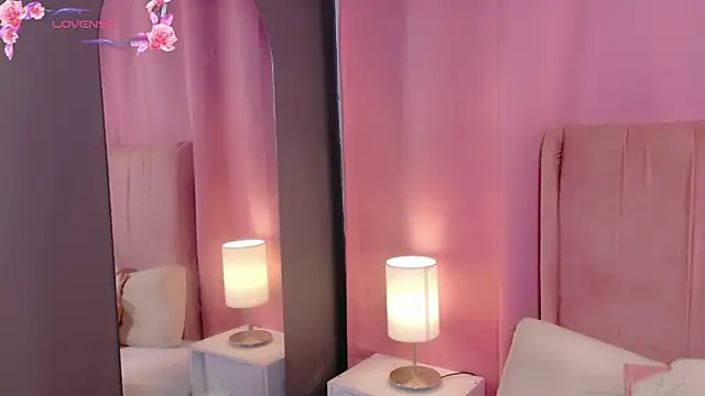 MoollyLove online show from June 9, 12:26 pm