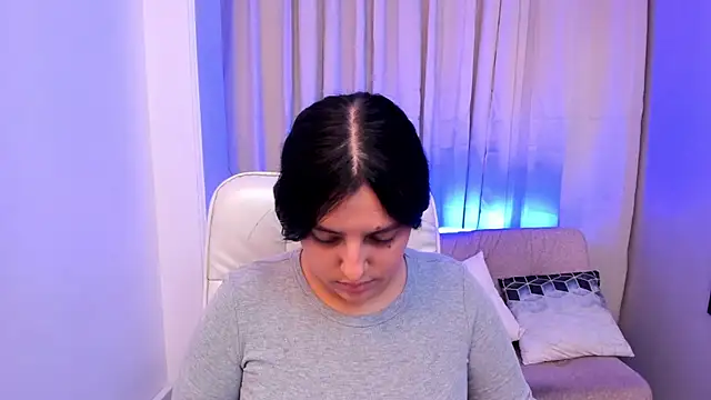 Arihanna London online show from May 28, 3:26 am