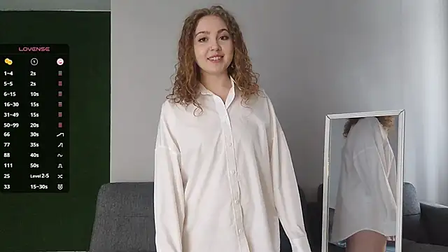 EmilyDeveyra online show from April 22, 9:39 am