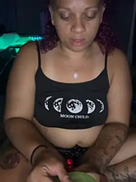 SHY QUINN online show from May 15, 11:07 pm