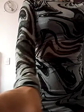 themaskeddiosa  online show from April 1, 3:09 pm