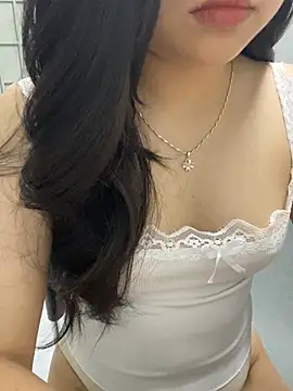 Rosecute11 online show from April 23, 3:14 pm