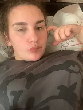 katrisya online show from March 31, 10:04 am