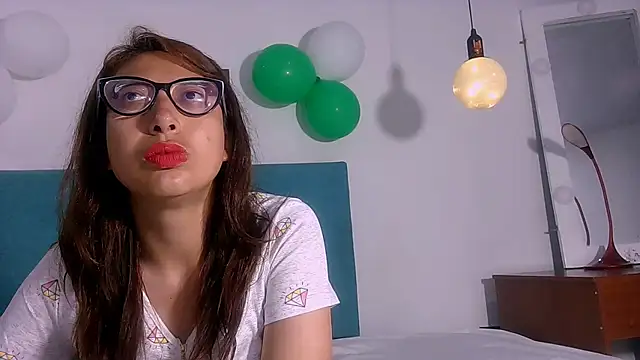 Skarlett Sweet5 online show from April 7, 1:24 pm