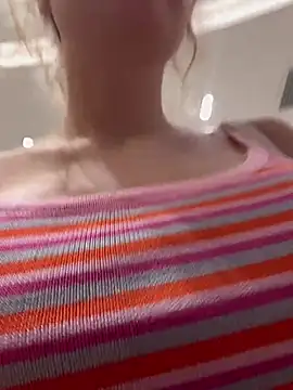 Girl-Mia online show from May 21, 7:28 am