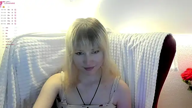 MiaKimiko online show from June 14, 1:25 am