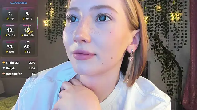 Leona Vixen online show from April 13, 1:51 am