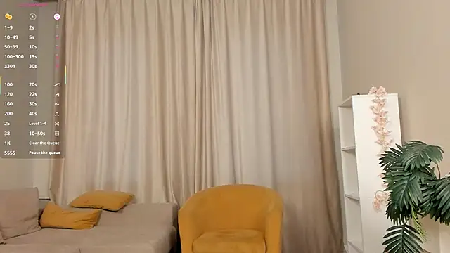 RoyceKintzel online show from April 22, 2:52 am