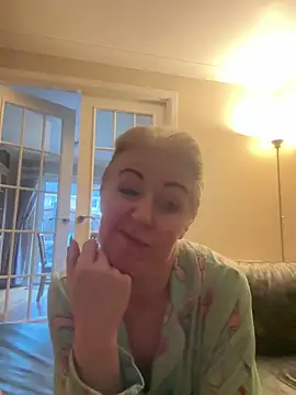 Laylaskyexx online show from April 9, 6:19 am