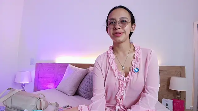 DaphneValucci online show from April 27, 7:55 pm