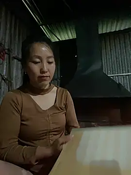 Huonglyna online show from May 1, 2:26 am